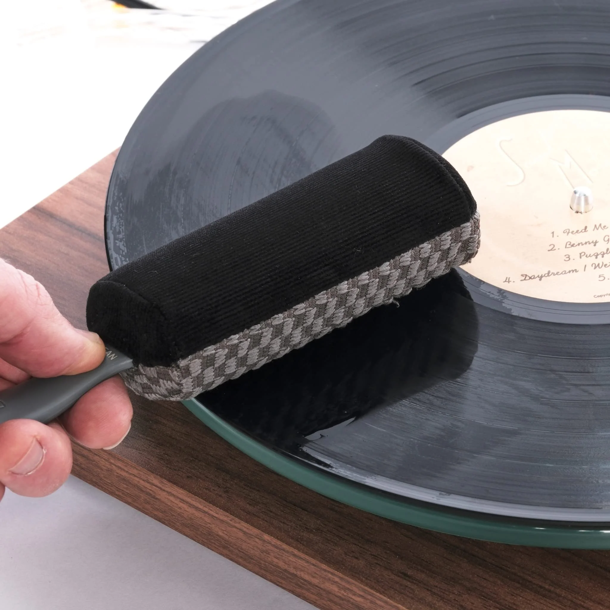 MusicNomad Next Level Vinyl Record Cleaning & Care Kit - 6 'n 1 Includes Large 120ml Cleaner Solution, Clean/Dry/Dust Brush, Stylus Cleaner Brush, Premium Pad Cleaner & Storage Box (MN890) - Image 6