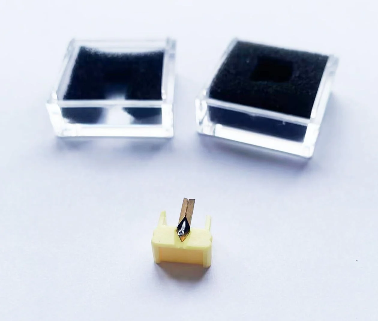 New Diamond Replacement Stylus Needle For-Shure RS612 M93 N91 A96ME M93E 2215 2225 G75 G95 M91E M91ED M91G M92G A90LTD AA92E AW99 L19ED RD291 LP Phonograph Turntable Accessories - Image 6