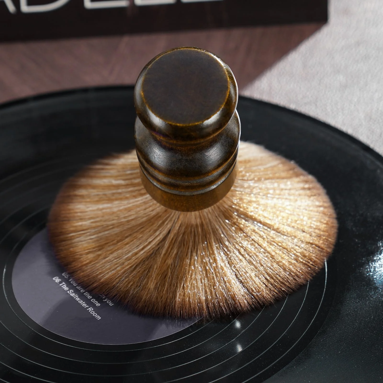 NiHome Vinyl Record Cleaning Brush, Anti-Static Soft LP Record Cleaner, Vinyl Dust Remover Brush with Ultra-Fine Fiber Bristles, Safe for Vinyl LP CD Album Care, Retro Design with Beech Wood Handle Large Brown - Image 4