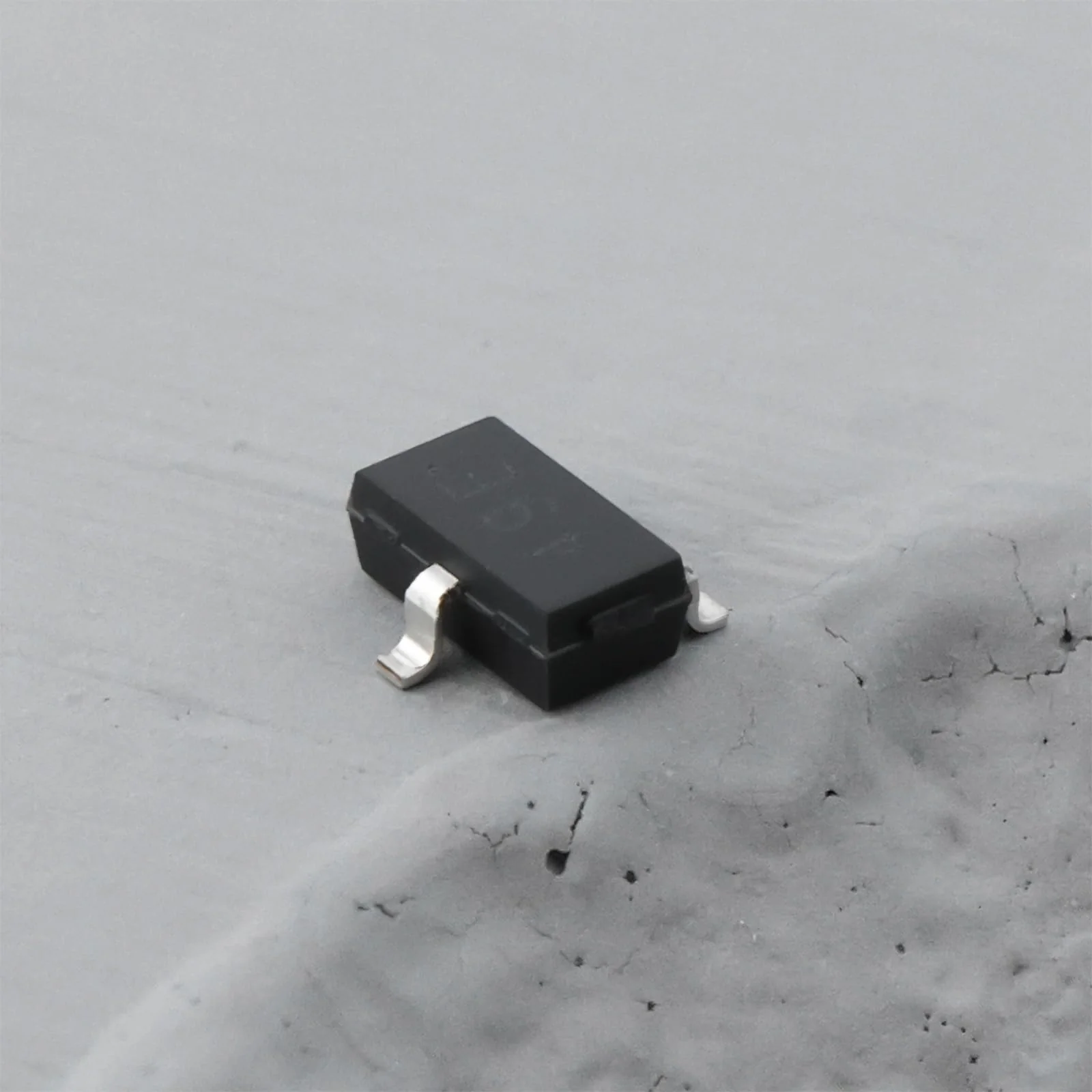 OTOTEC 20pcs SMD Sensor Switch Linear Hall Effect 49E SS49E AH49E Compatible with Motor Control Read Magnetic Code - Image 6