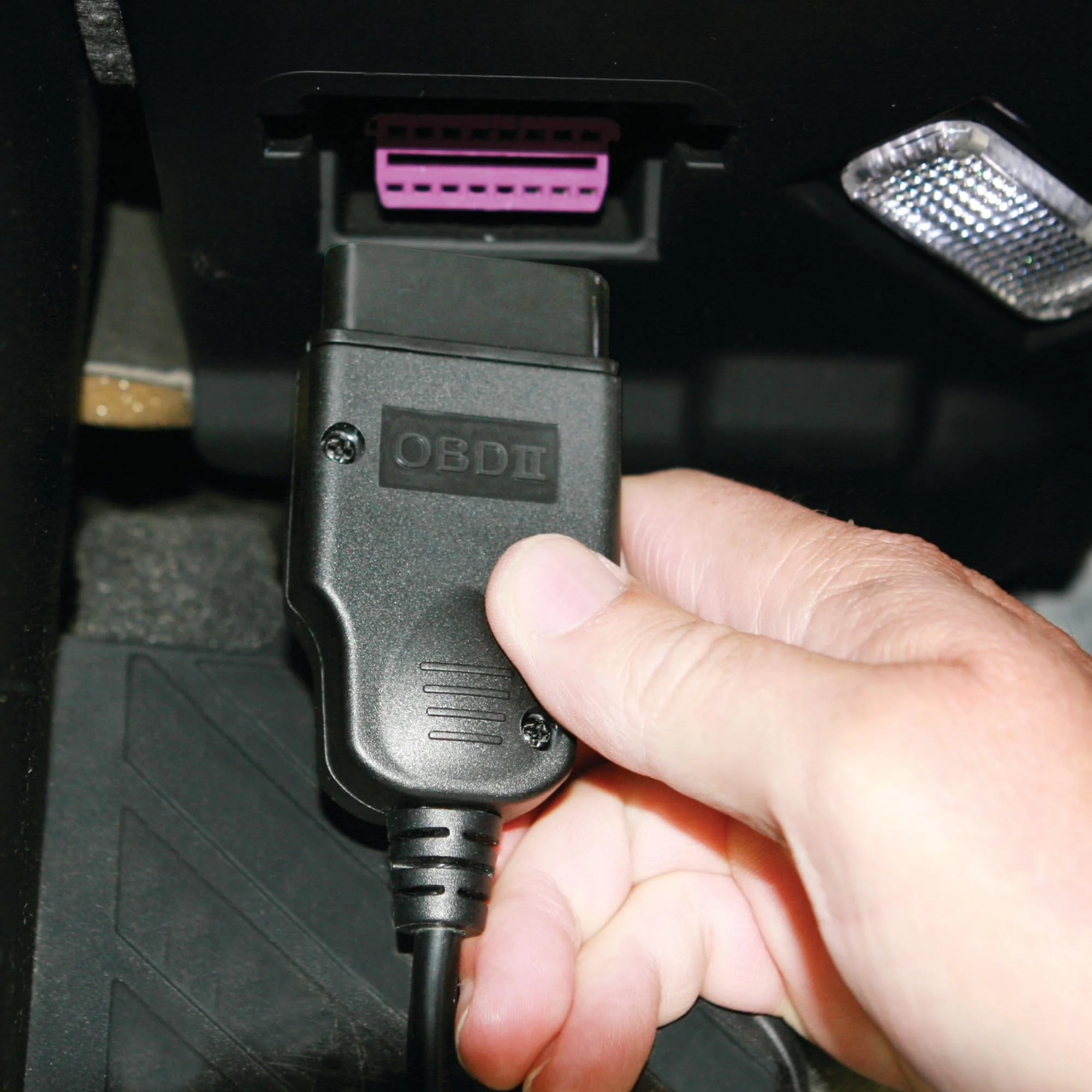 Performance Tool W2977 CAN OBD II Scanner Tool for Check Engine Light & Diagnostics, Direct Scan and Read Out CAN OBD II Scanner Tool Basic Model - Image 3