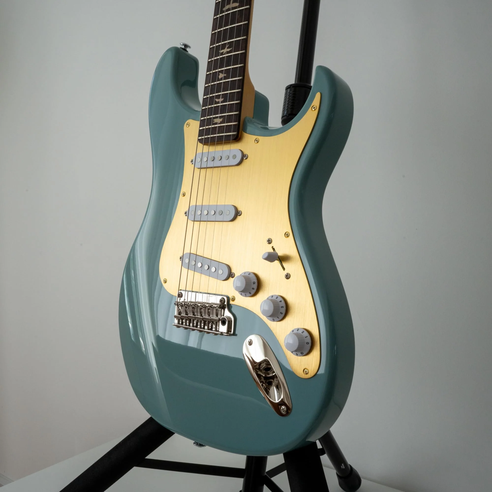 Pickguard for PRS SE Silver Sky Electric Guitars, Gold Anodized, 1 Unit - Image 3