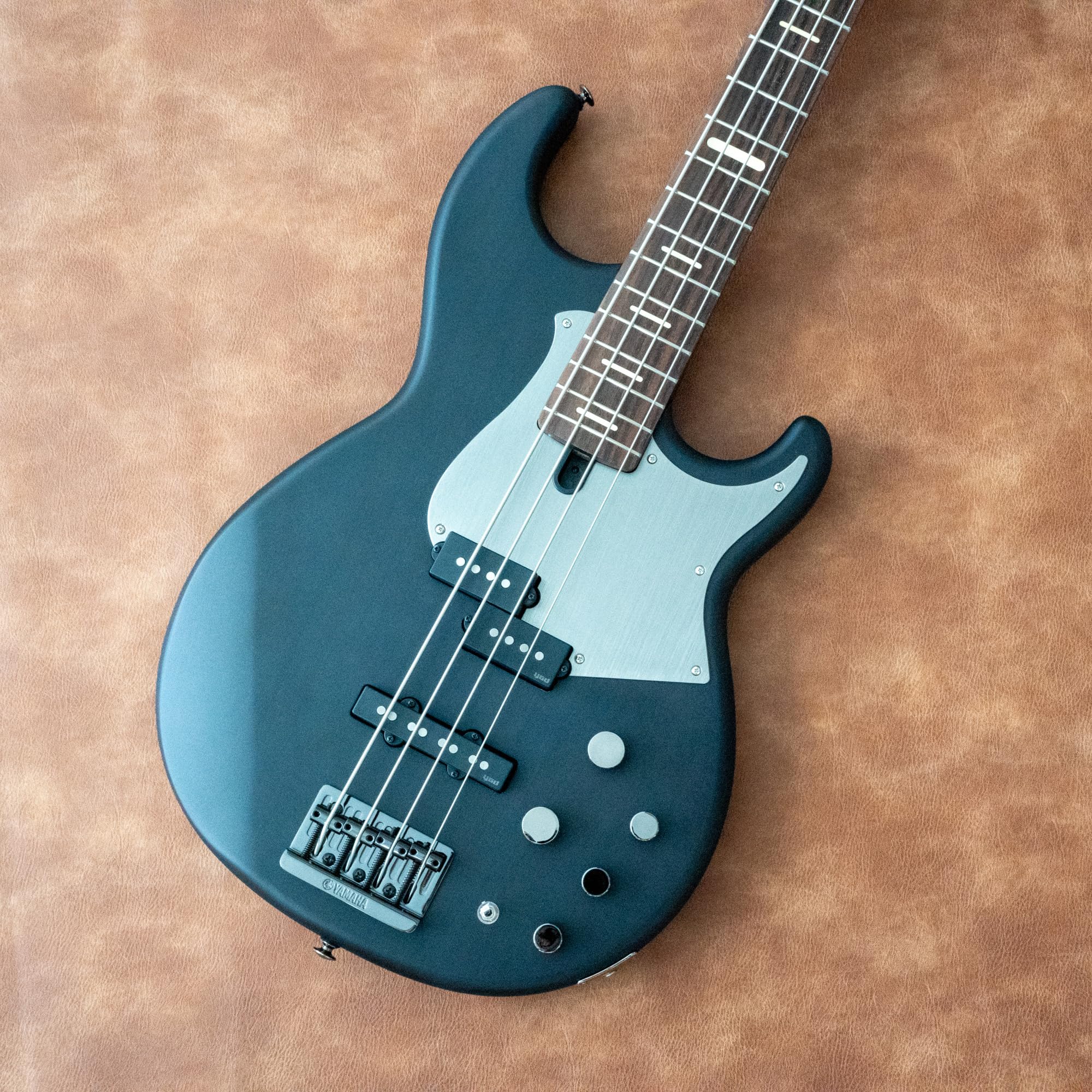 Pickguard for Yamaha BB Series Bass Guitars, Gray Chrome Anodized, Compatible with 4 String BB234/434/734A/P34 Models, 1 Unit - Image 2