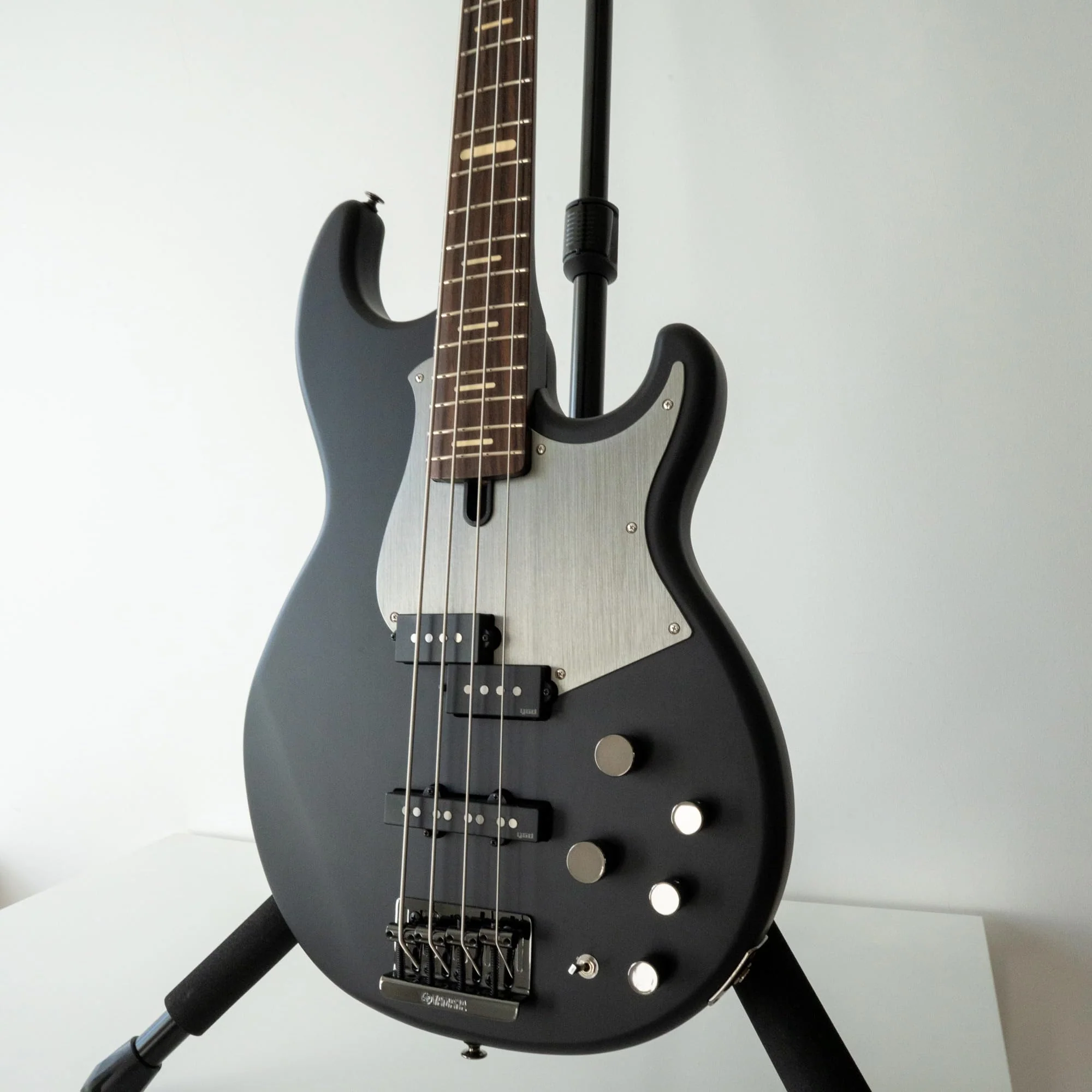 Pickguard for Yamaha BB Series Bass Guitars, Gray Chrome Anodized, Compatible with 4 String BB234/434/734A/P34 Models, 1 Unit - Image 5