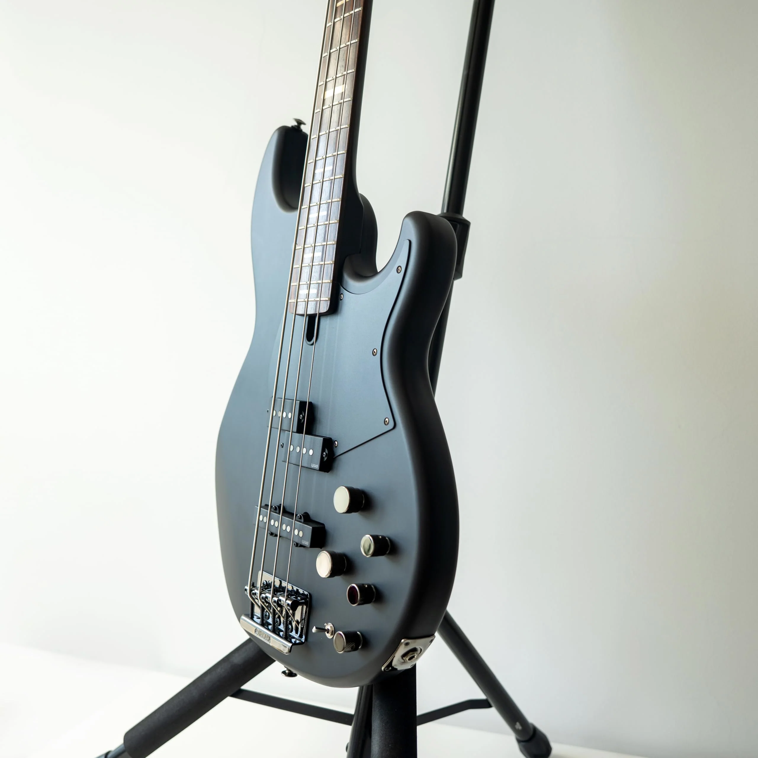 Pickguard for Yamaha BB Series Bass Guitars, Matte Black Anodized, Compatible with 4 String BB234/434/734A/P34 Models, 1 Unit - Image 3