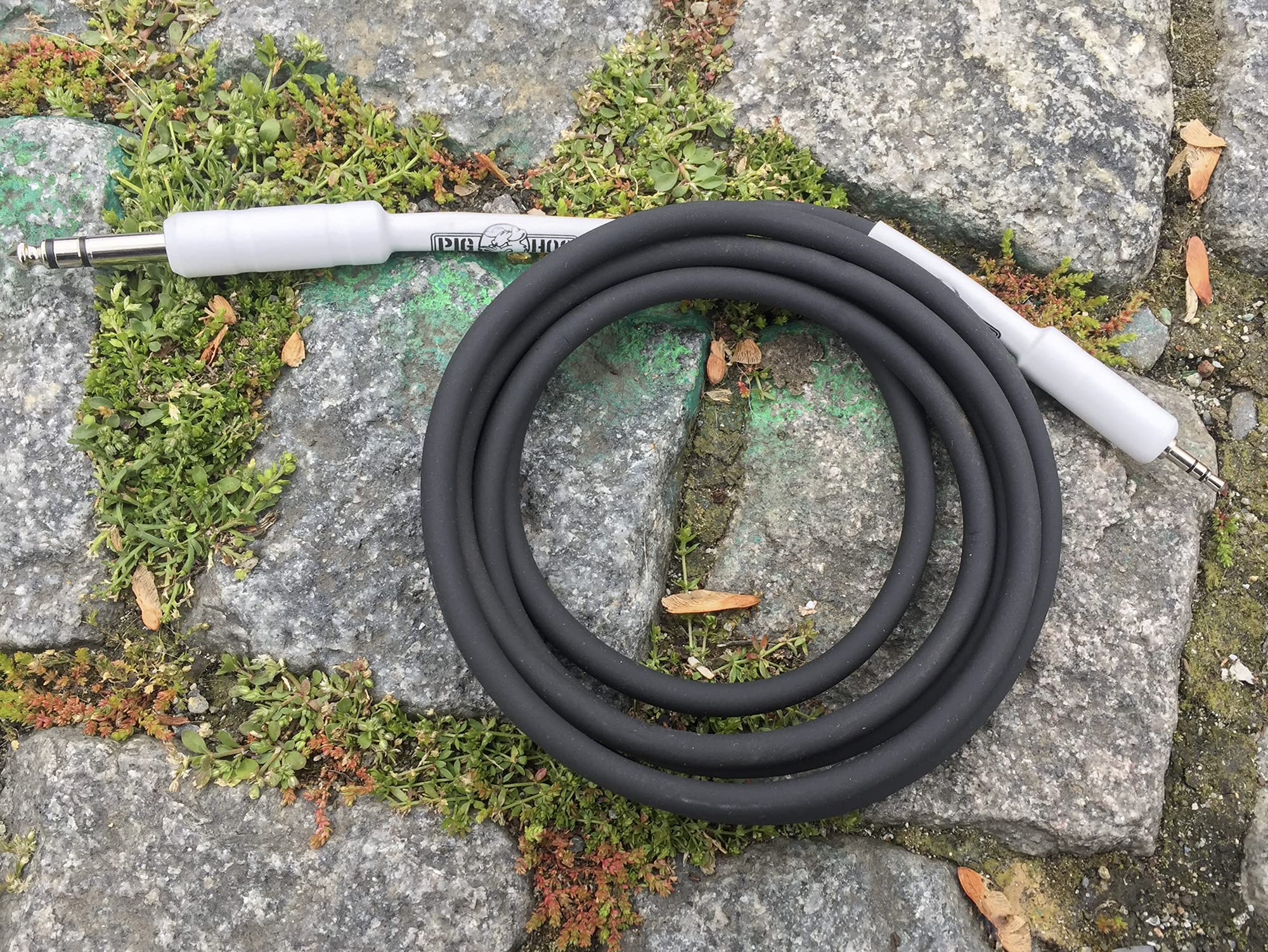 Pig Hog PX48J10 1/4" TRS to 3.5mm Mini Instrument Cable, 10 Feet - Image 2