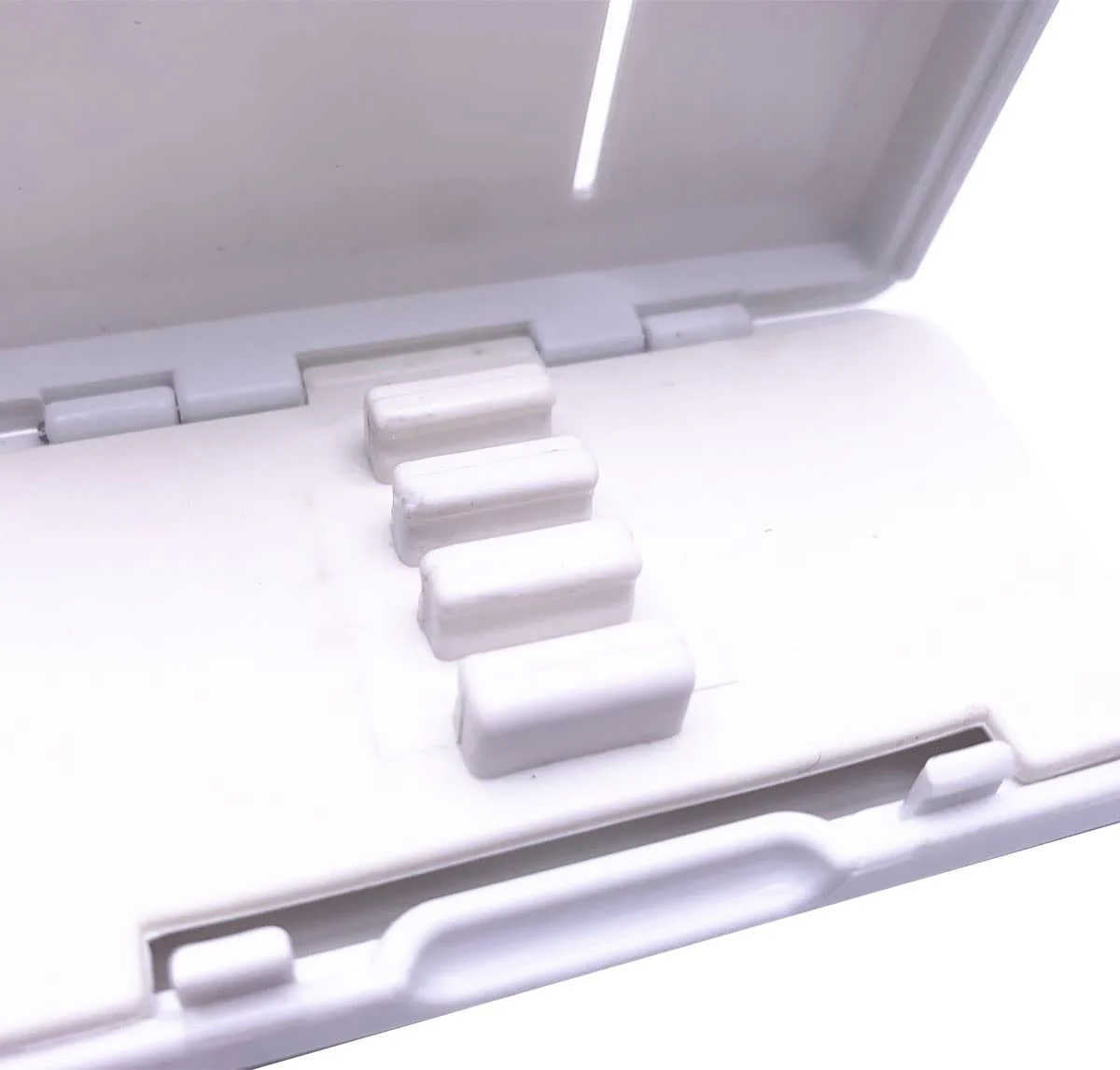 Plastic Oboe Reed Case Storage Box with Silicone Layer Holds 6 Oboe Reeds Against Moisture and Easy to Carry - Image 4