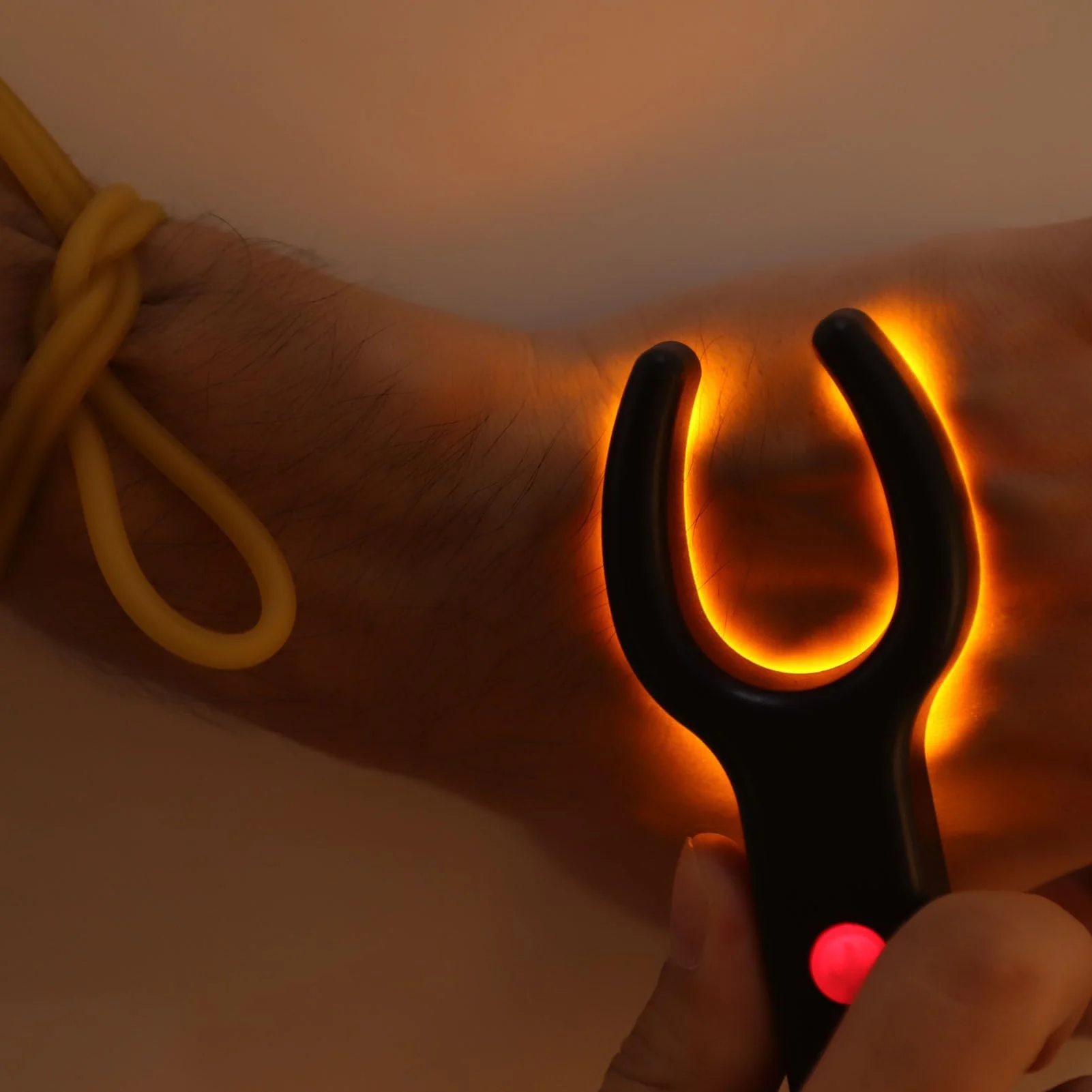 Portable Vein Detector with Tourniquet One Button Switch for Children's Clinics - Image 2
