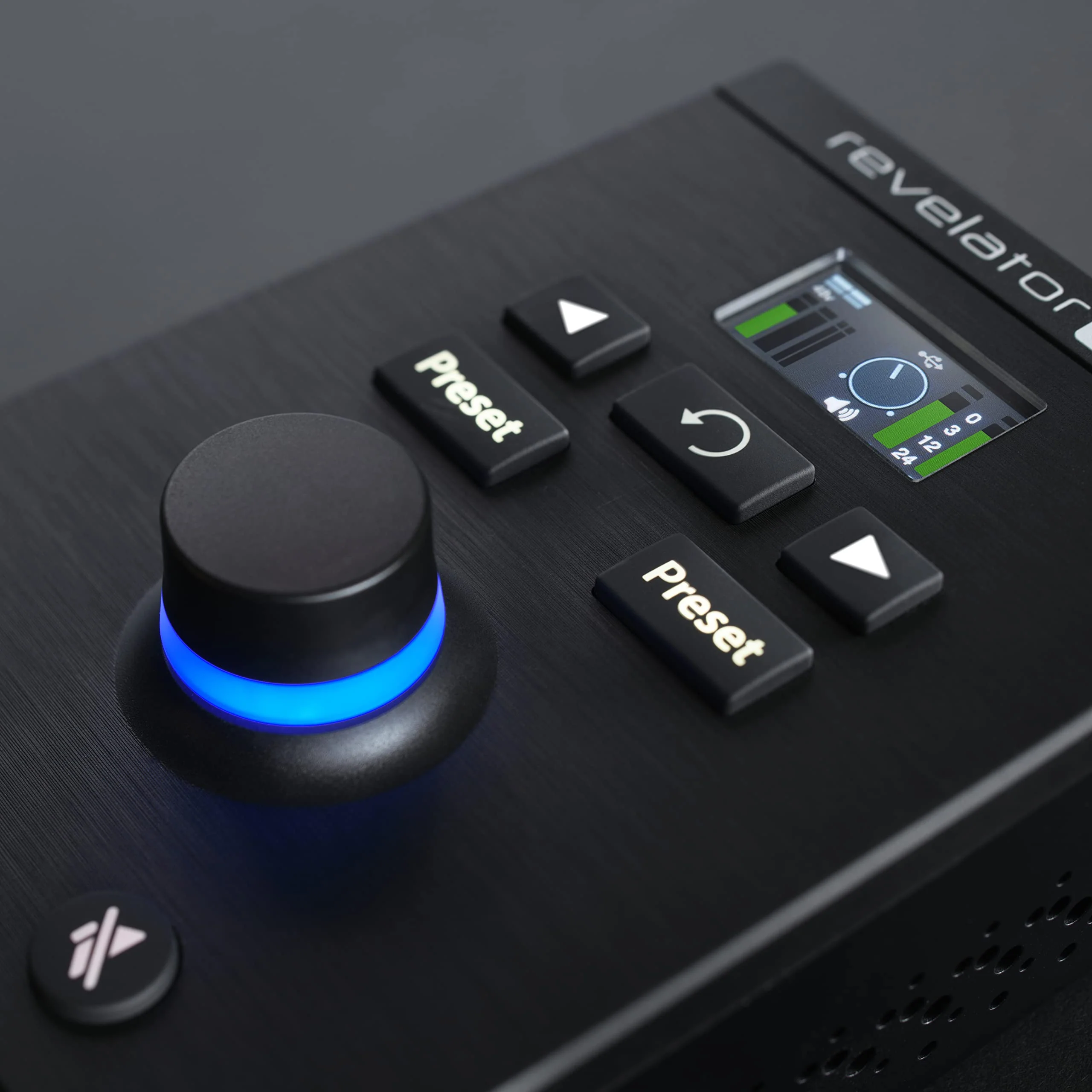 PreSonus Revelator io44 USB-C Audio Interface for music production and streaming with built-in mixer and easy-to-use effects presets plus Studio One DAW Recording Software Revelator io44 USB-C Interface - Image 9