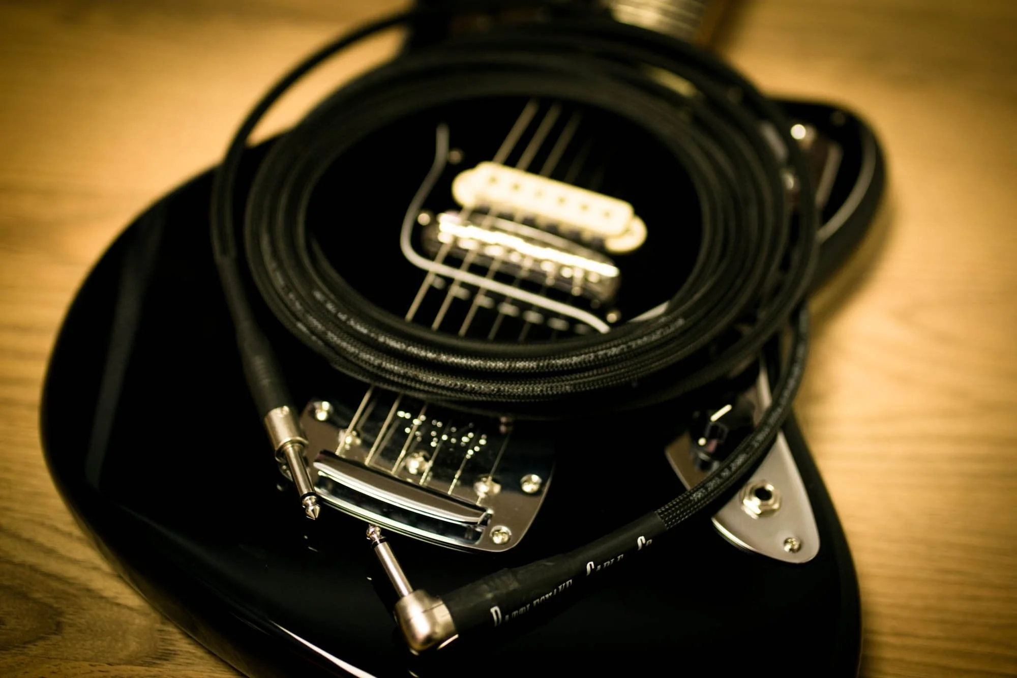 Rattlesnake Cable - 10 Foot Standard Black Guitar Instrument Cable Straight to Right Angle 1/4-Inch plugs - Image 3