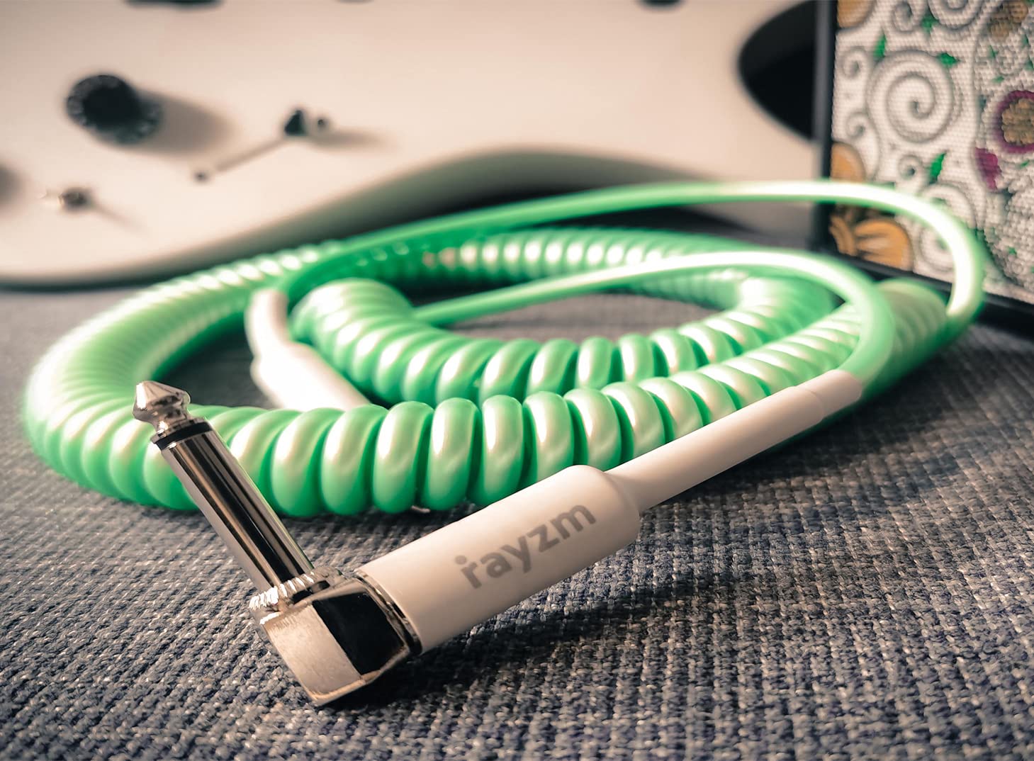 Rayzm Curly Instrument Cable, 2 Meters Coiled Chord, Right Angle to Straight Spiral Lead for Guitar/Bass green - Image 2