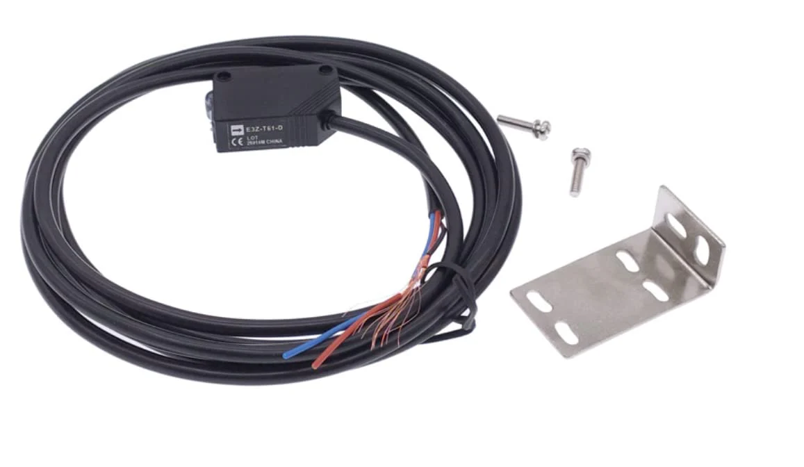 Reflector Photoelectric Sensor 12 to 24 Volt DC Output PNP Reflection Photoelectric Sensor with Mirror IR Photoelectric Sensor up to 2 Metres NC/NO (Reflector Light Barrier - 2 Metres - PNP - E3Z-R81) Reflector light barrier, 2 metres, PNP, E3Z-R81 - Image 6