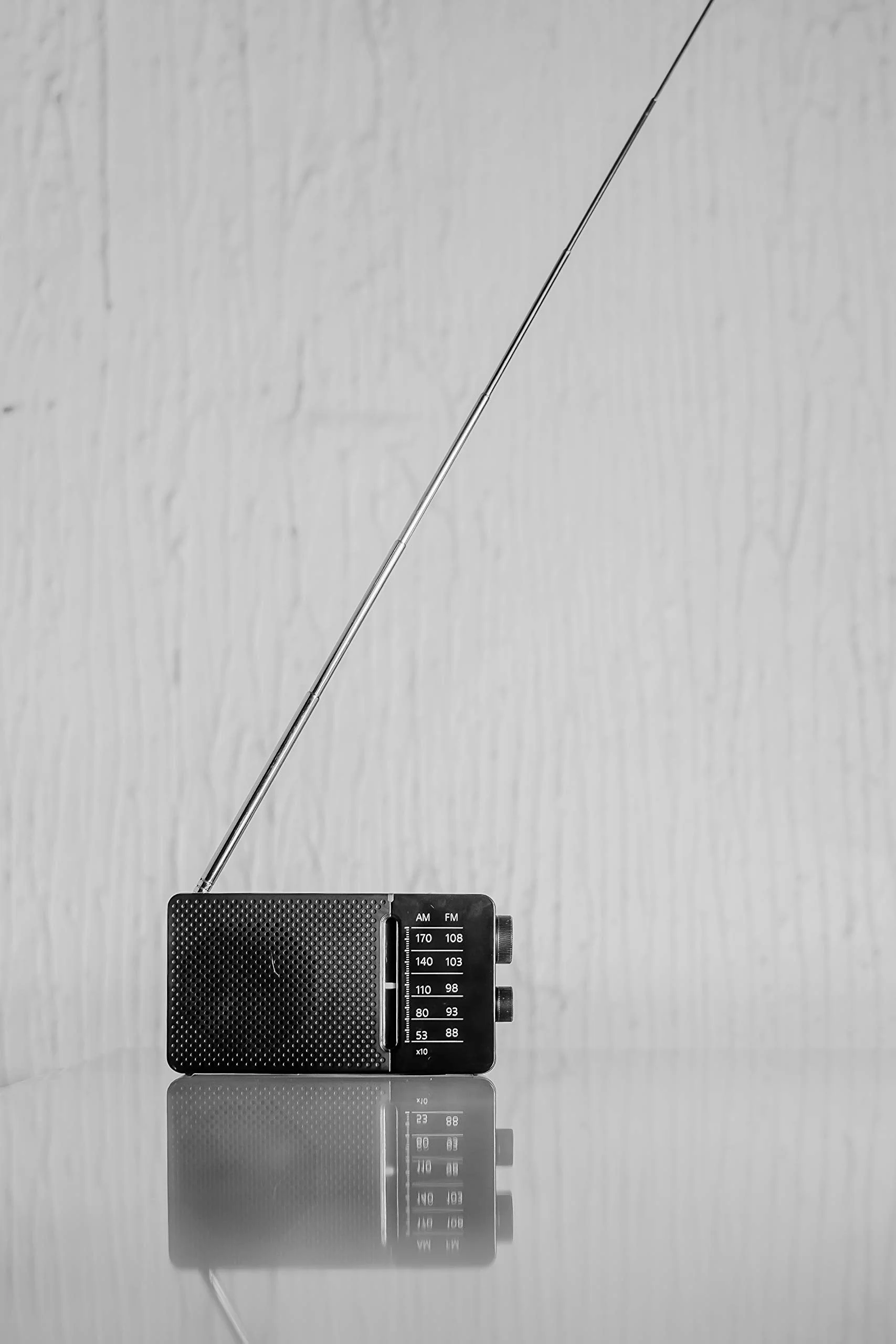 SANGEAN SR-36 AM/FM Pocket Radio (Black) - Image 5