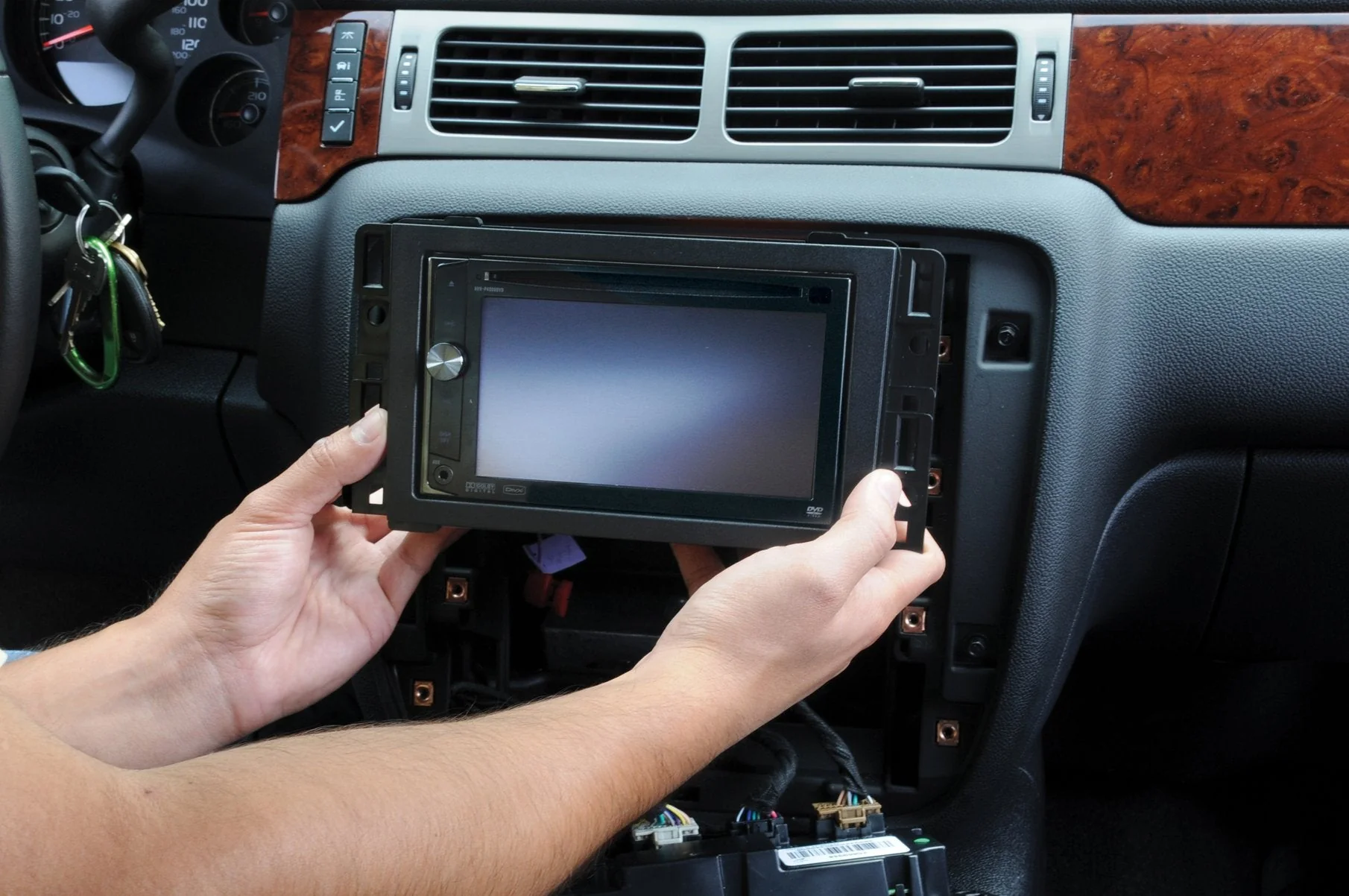 Scosche GM2500B Compatible with Select 2005-Up GM ISO Double DIN & DIN+Pocket Dash Kit Black - Image 2