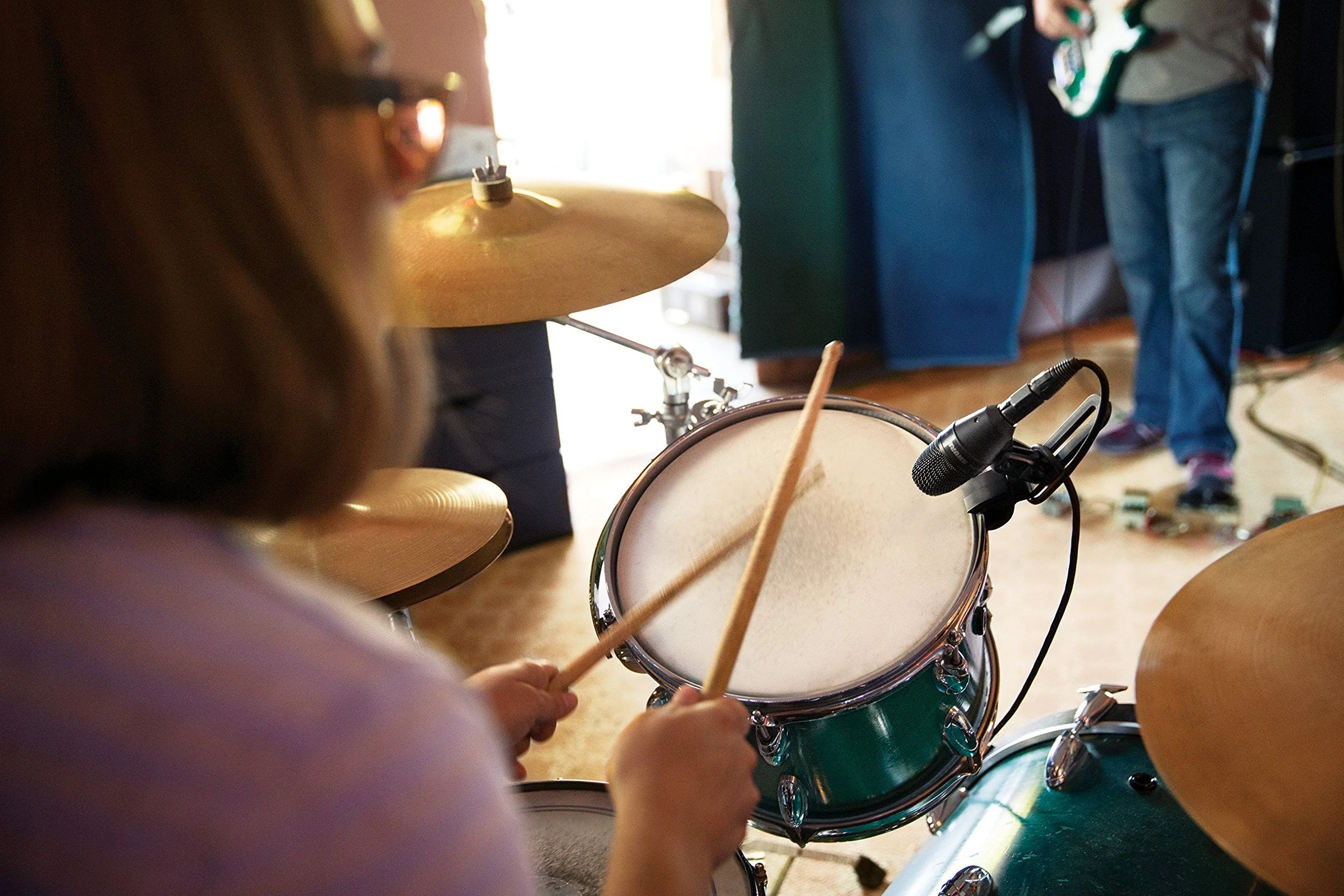 Shure PGA56 Dynamic Microphone - with Cardioid Pick-up Pattern,Swivel-Mount Dynamic Snare/Tom Microphone with AP56DM Drum Mount, No Cable (PGA56-LC) - Image 2