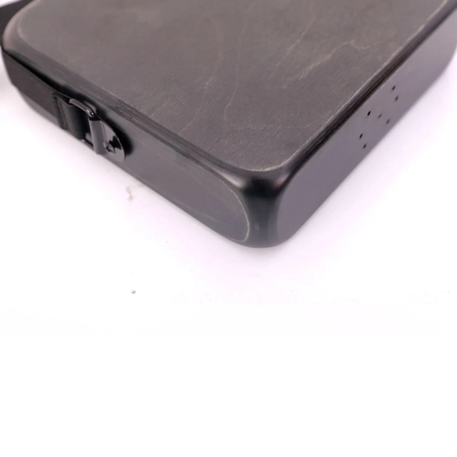 The Kandu Mashbox - is the first-ever wearable drum shaker,small Cajon designed to meet the needs of every percussionist (Black) Black - Image 9
