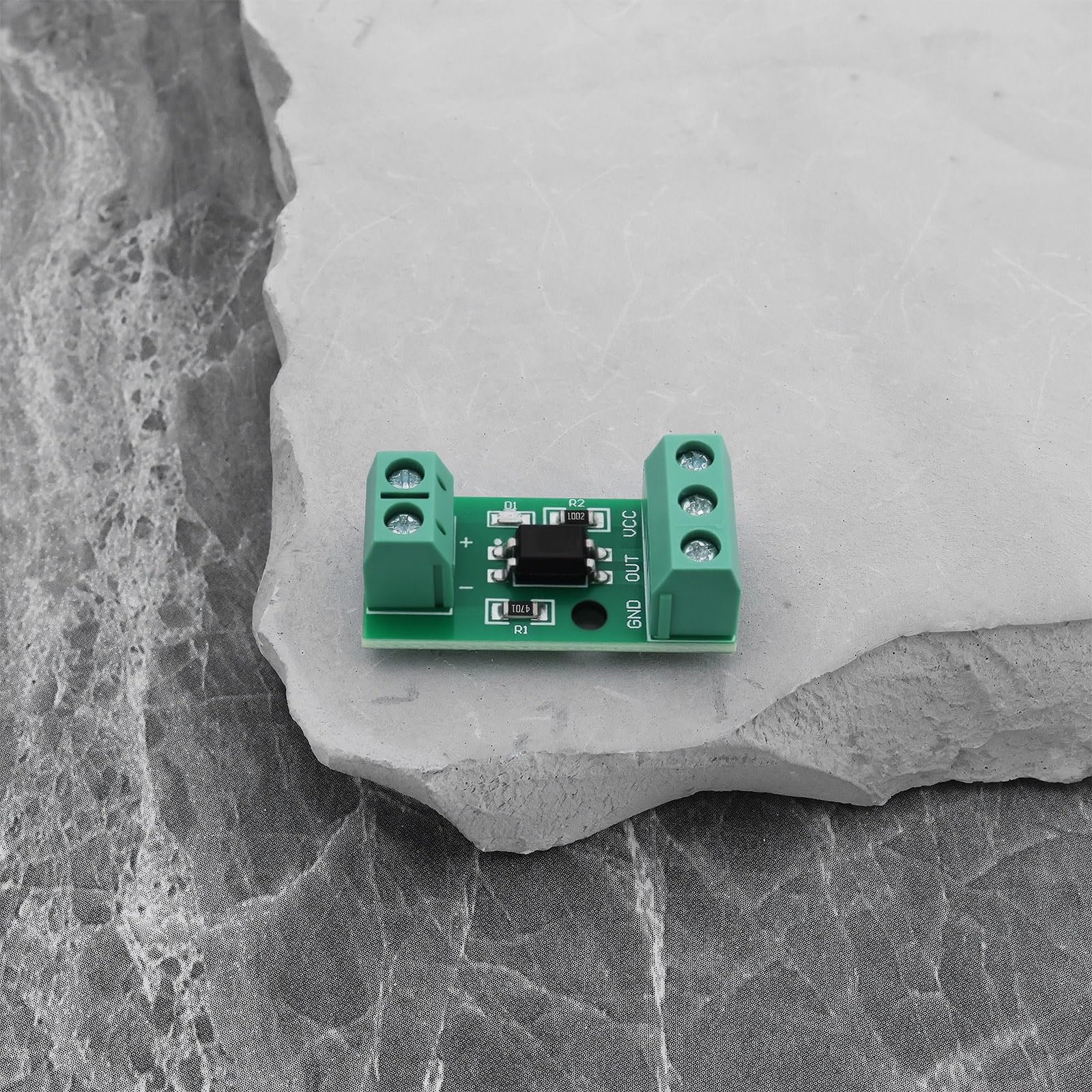 The Lord of the Tools 4X 1-Channel PC817 Optocoupler Isolation Module (12V) Suitable for Photoelectric Isolator Signal Ssolation and Anti-Interference 12V - Image 7