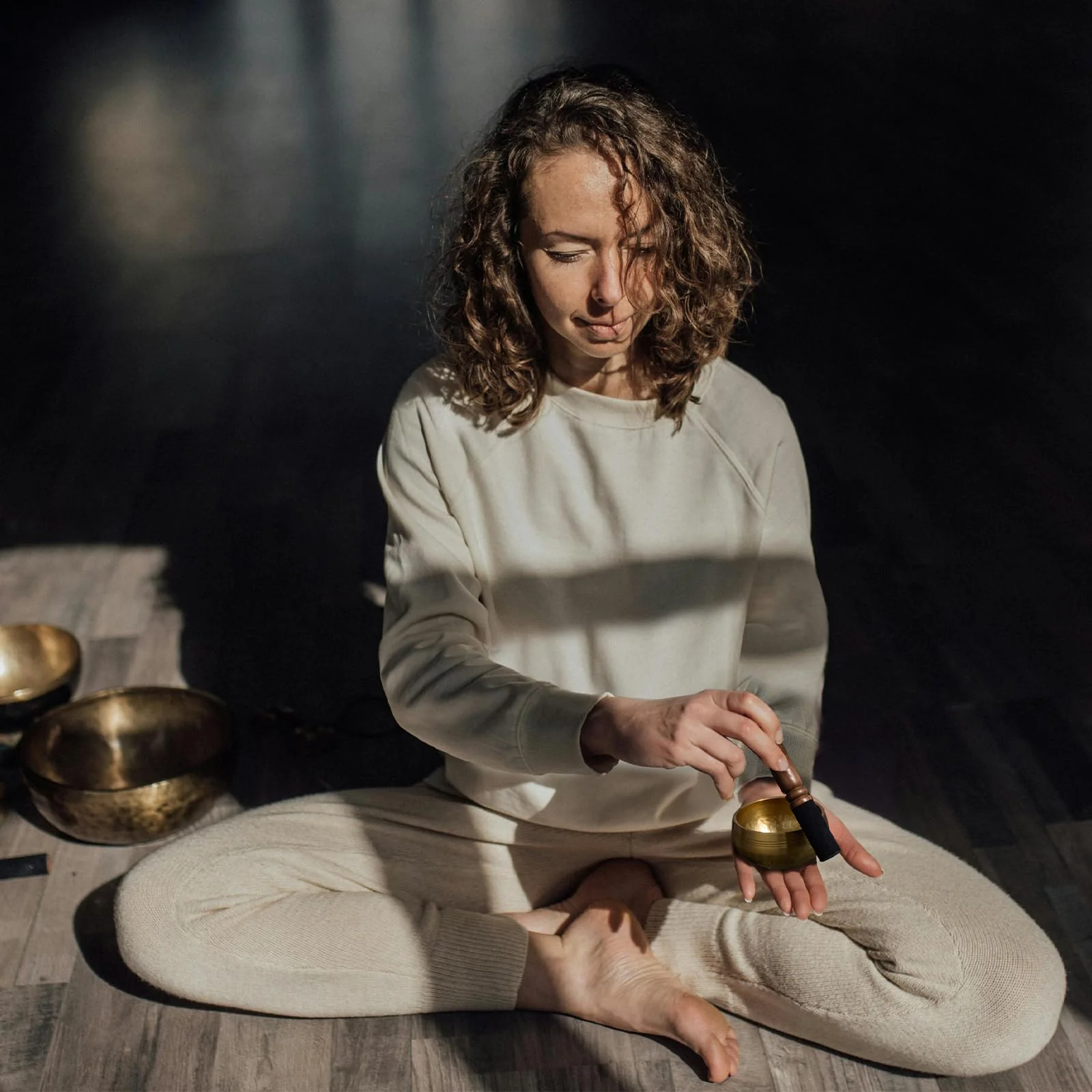 Tibetan Singing Bowl Set (3.15 Inch, copper) - Hand-Hammered, Perfect for Sound Bath, Yoga & Meditation Stress Relief, Comes with Gift Box, Free Palo Santo Wood + California White Sage Type2 Copper Singing Bowl Set with Gift Box Ø3.15 Inch - Image 4