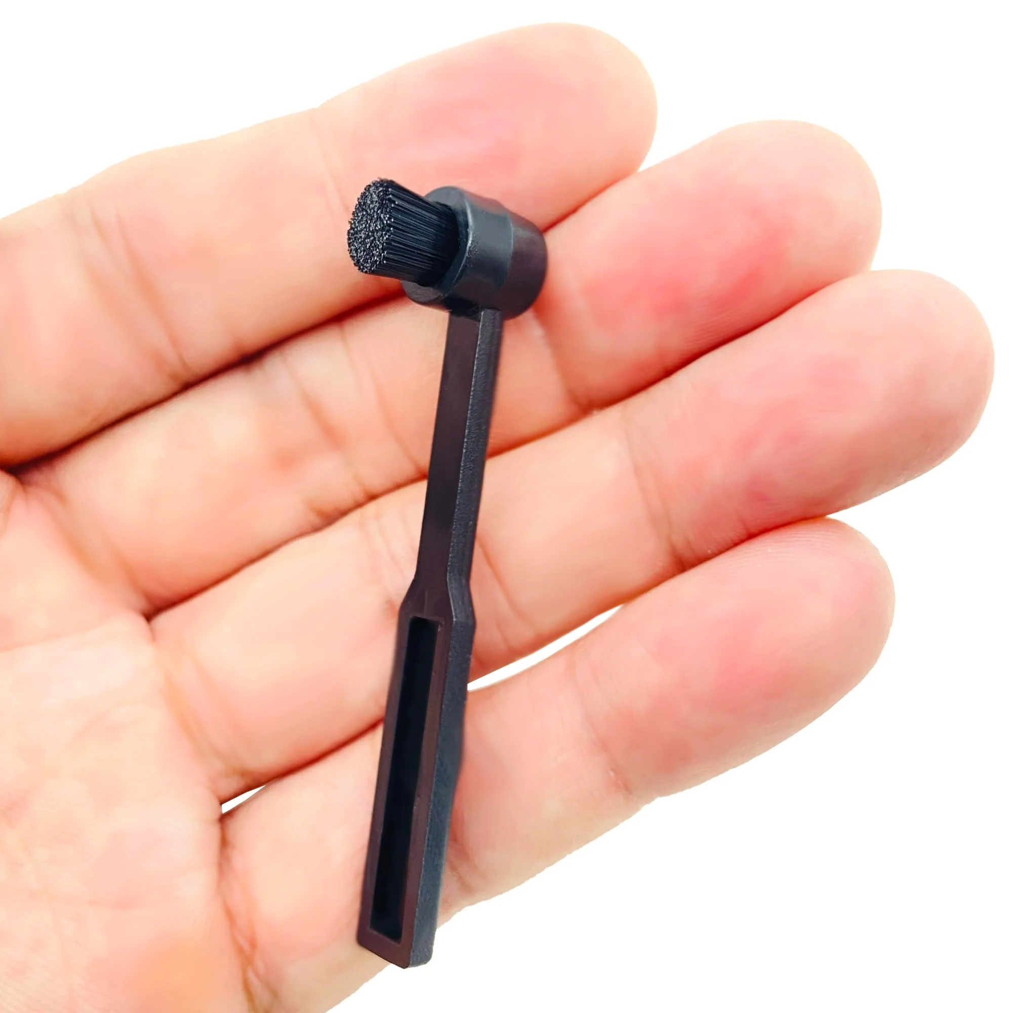 Turntable Stylus Cleaning Brush, Carbon-fiber Anti-static Vinyl Record Stylus Cleaner Brush to Remove Dirt and Dust for Record Needles - Image 2