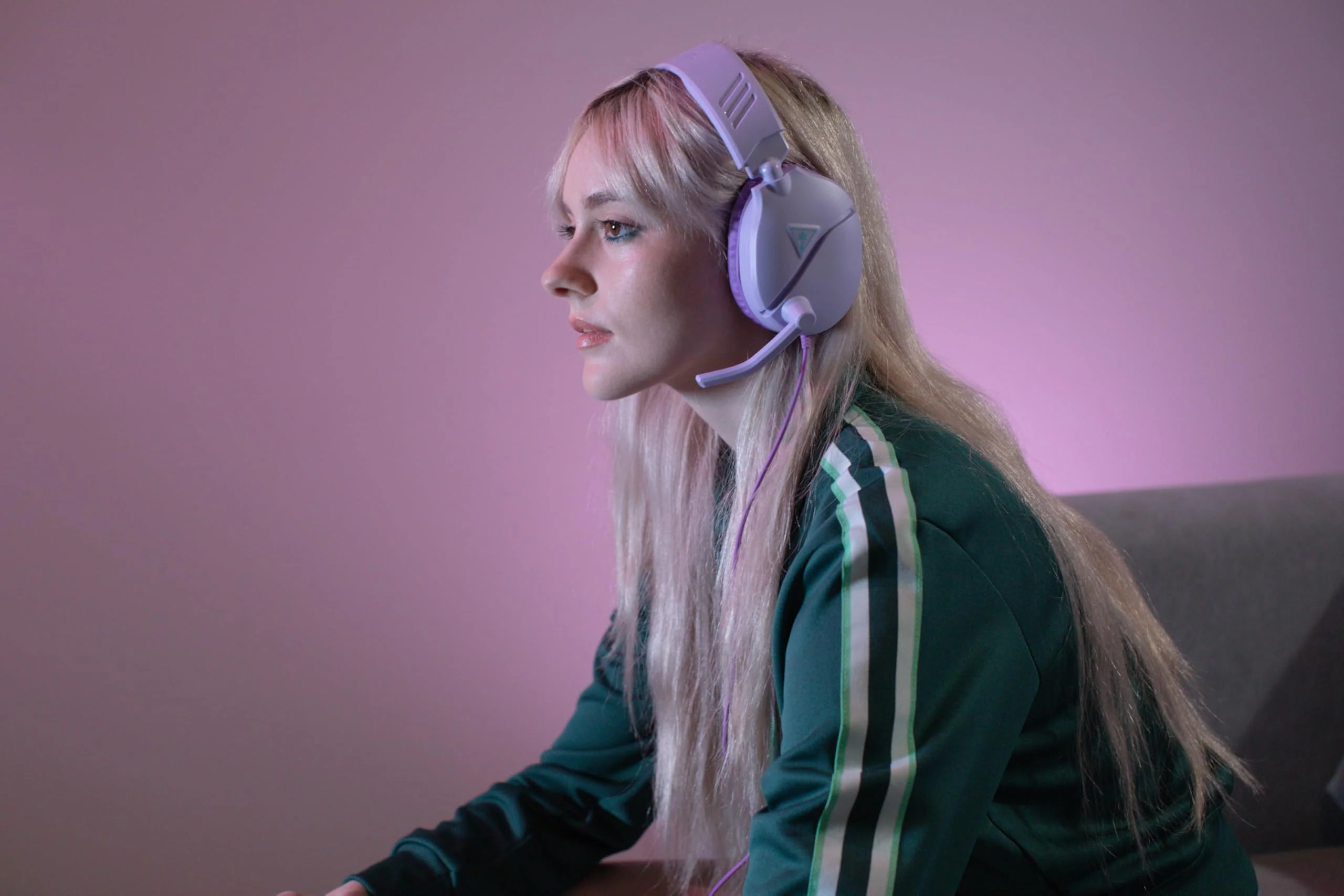 Turtle Beach Recon 70 Multiplatform Gaming Headset for Xbox Series X S, Xbox One, PS5, PS4, PlayStation, Mobile & PC with 3.5mm - Flip-to-Mute Mic, 40mm Speakers, Lightweight Design, Lavender - Image 6
