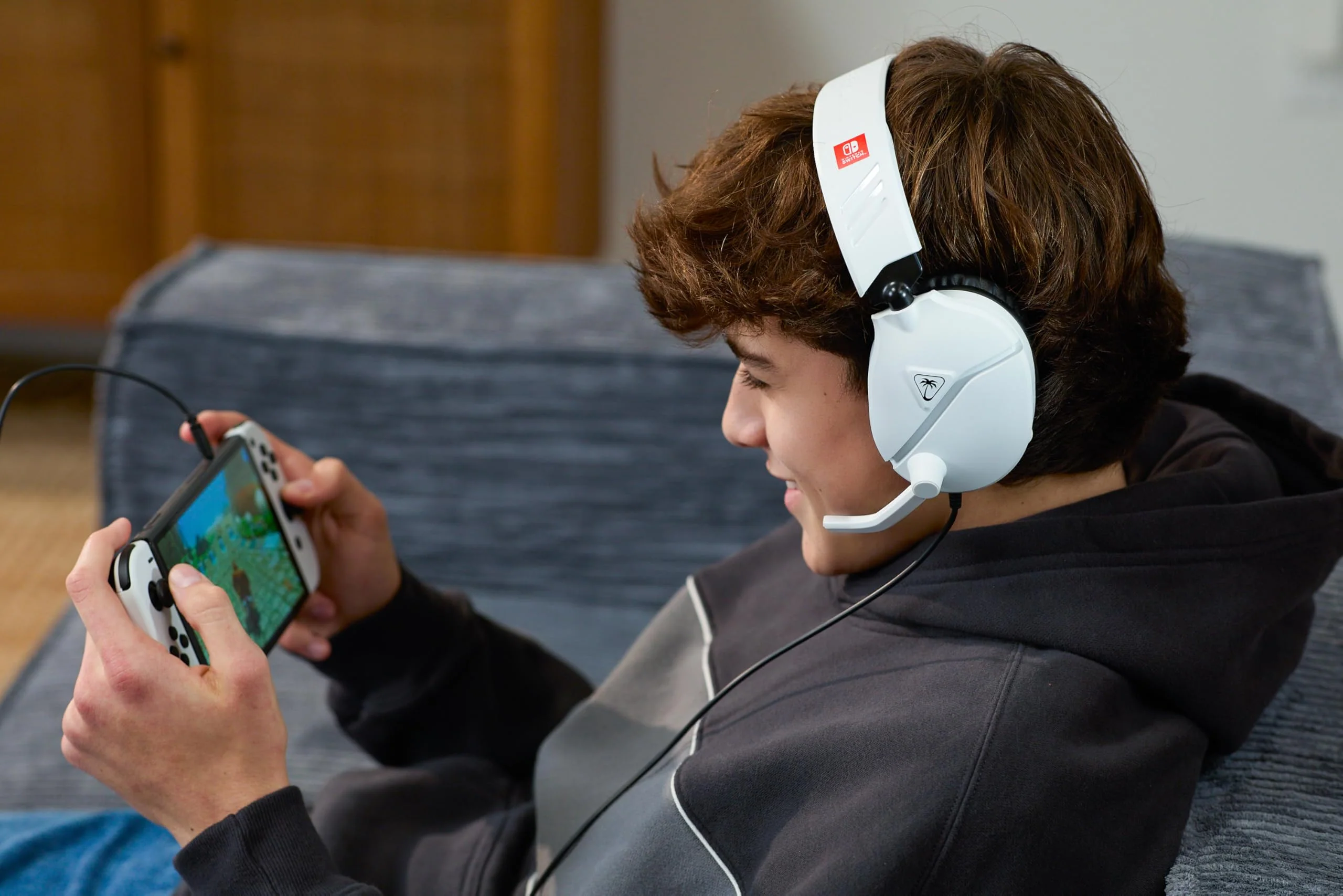 Turtle Beach Recon 70 Wired Gaming Headset - Licensed for Nintendo Switch 2, Nintendo Switch/Lite/OLED, Flip-to-Mute Mic, Adjustable, Lightweight headphones, On-Ear Controls, 40mm Drivers, Black/White White - Nintendo Switch - Image 8
