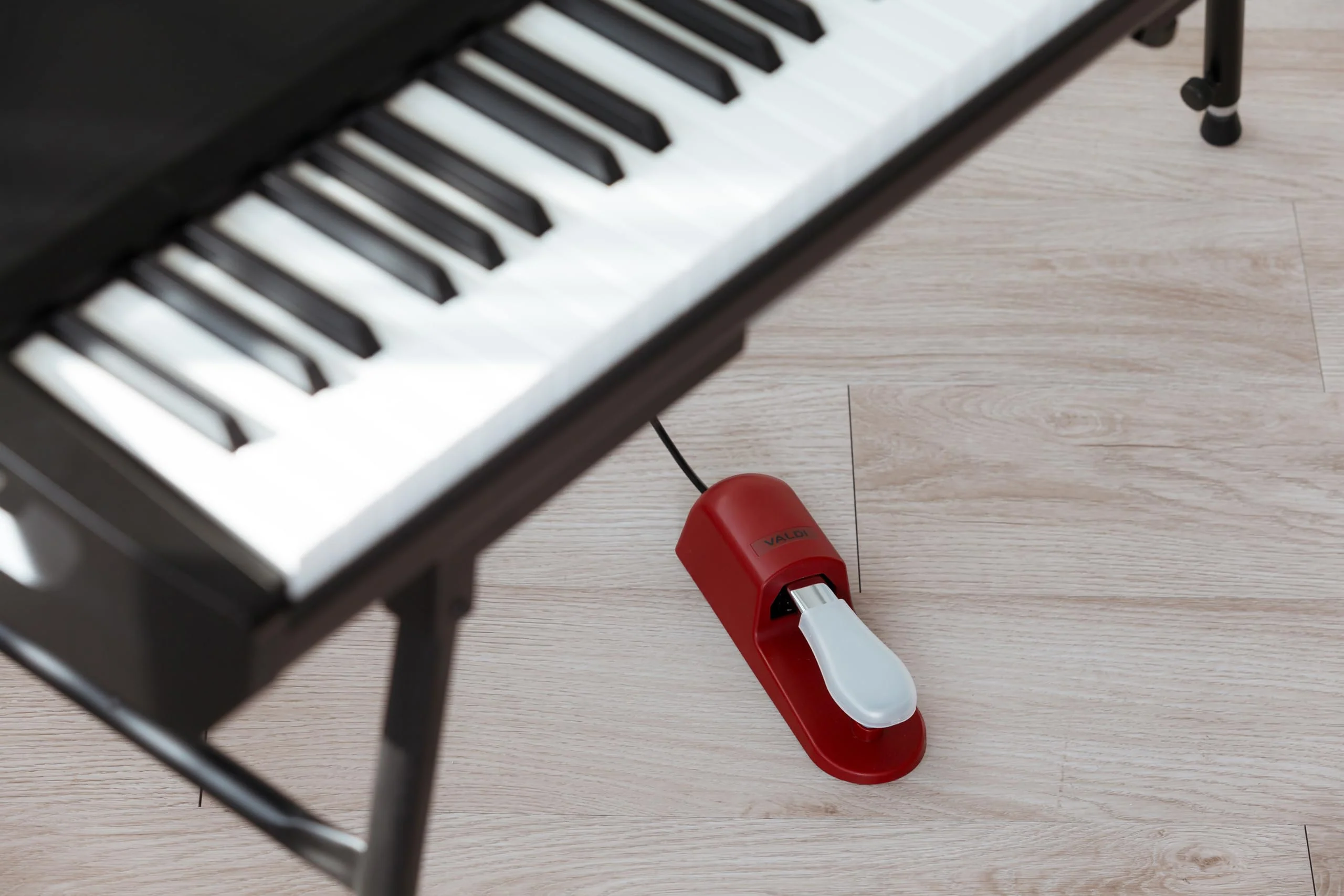 VALDI BP-3 Sustain Pedal - Universal Pedal for Keyboard Piano, Digital Pianos, MIDI Keyboards & Synths - Conversion Switch for All Brands - 1/4'' Jack, Anti-Slip Design, Extended Cable (RED) RED - Image 8
