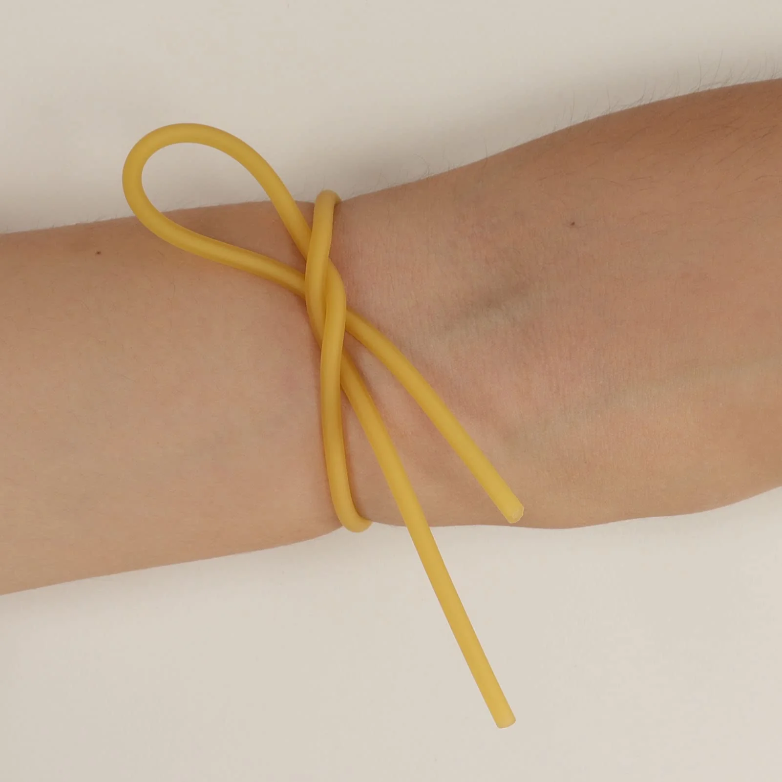 Vein Detector, Portable Vein Finder, Rechargeable Infusion Vein Lighting Light with Tourniquet Auxiliary Rubber Band for Patients - Image 5