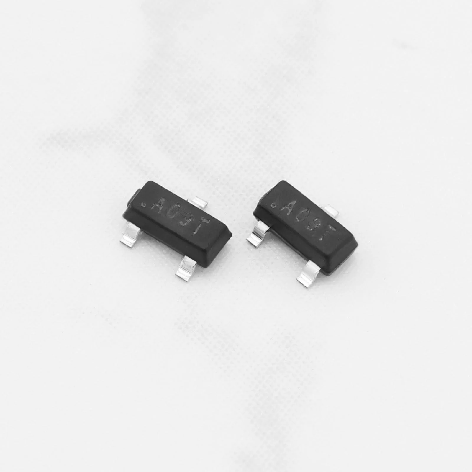VGOL Pack of 50 AO3400 A09T 5.7A 30V N-Channel P-Channel Enrichment Mode Field Effect Transistor Compatible with MOSFET SMD Transistor AO3400 SOT-23 - Image 7