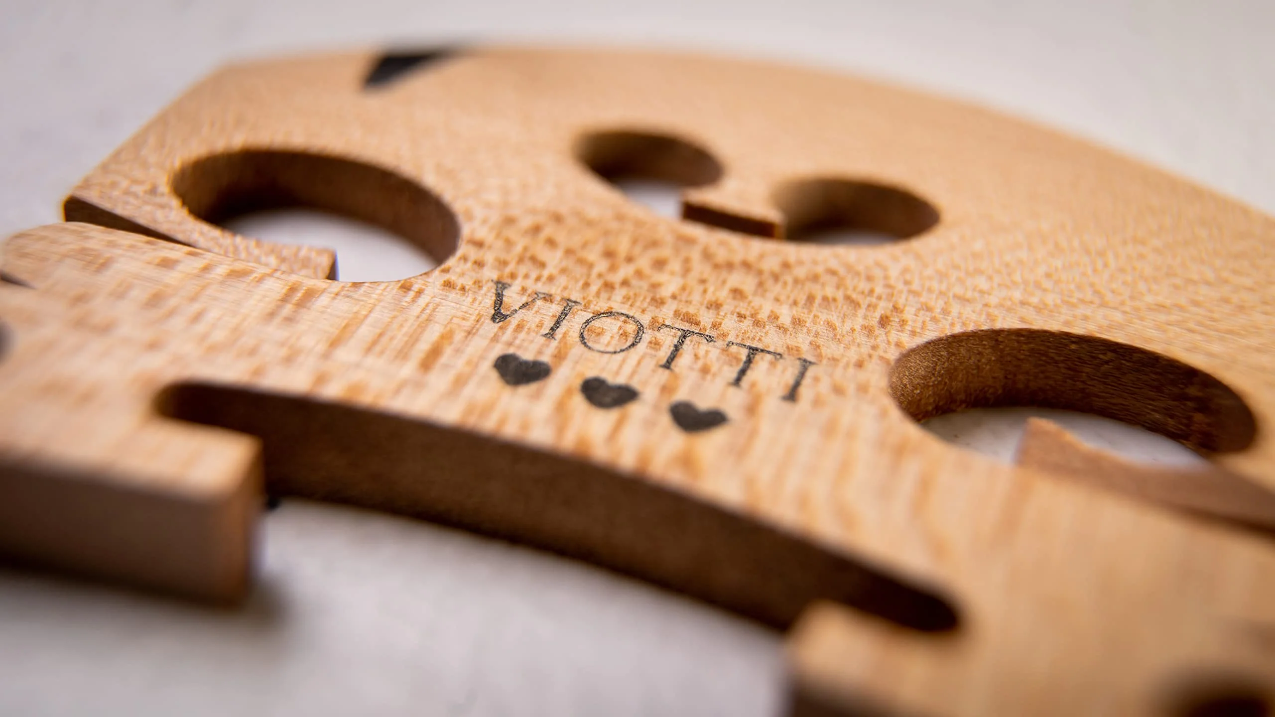 Viotti Violin Bridge 4/4: Finer Grade Solid Maple Violin Bridge, Pre-Cut & Pre-Fitted to Fit Most 4/4 Violins, Crafted by Highly Skilled Experts for Sharper Sound, Volume, Beauty & Clarity - Image 3
