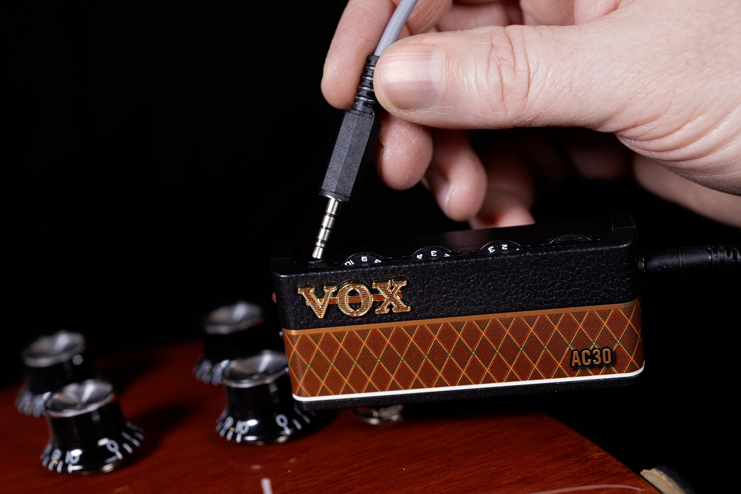 Vox amPlug 3 Plug-In Headphone Amplifier with Built-In Stereo Effects and Volume Control (AC30) [v3] AC30 - Image 5