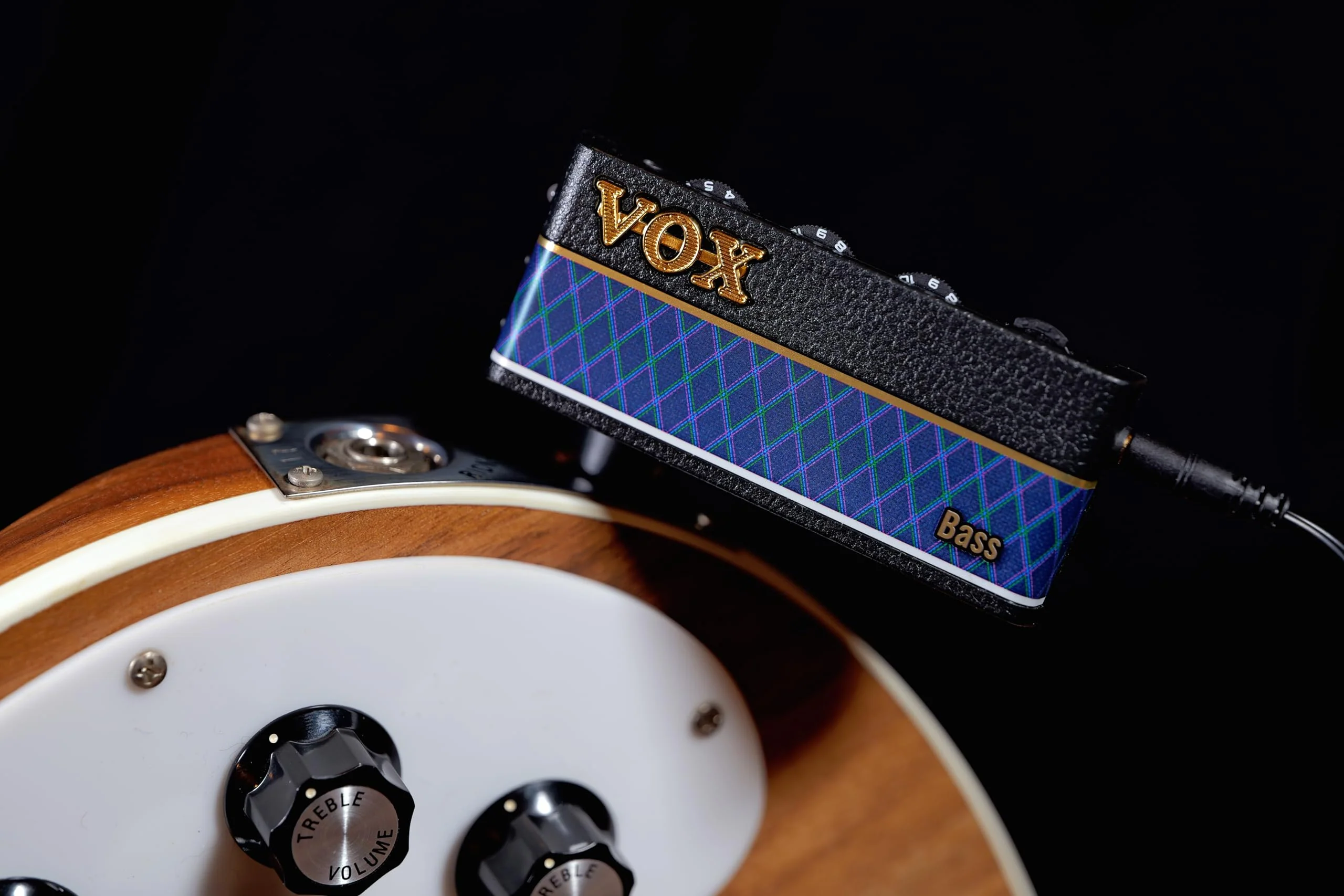 Vox amPlug 3 Plug-In Headphone Amplifier with Built-In Stereo Effects and Volume Control (Bass) [v3] Bass - Image 4