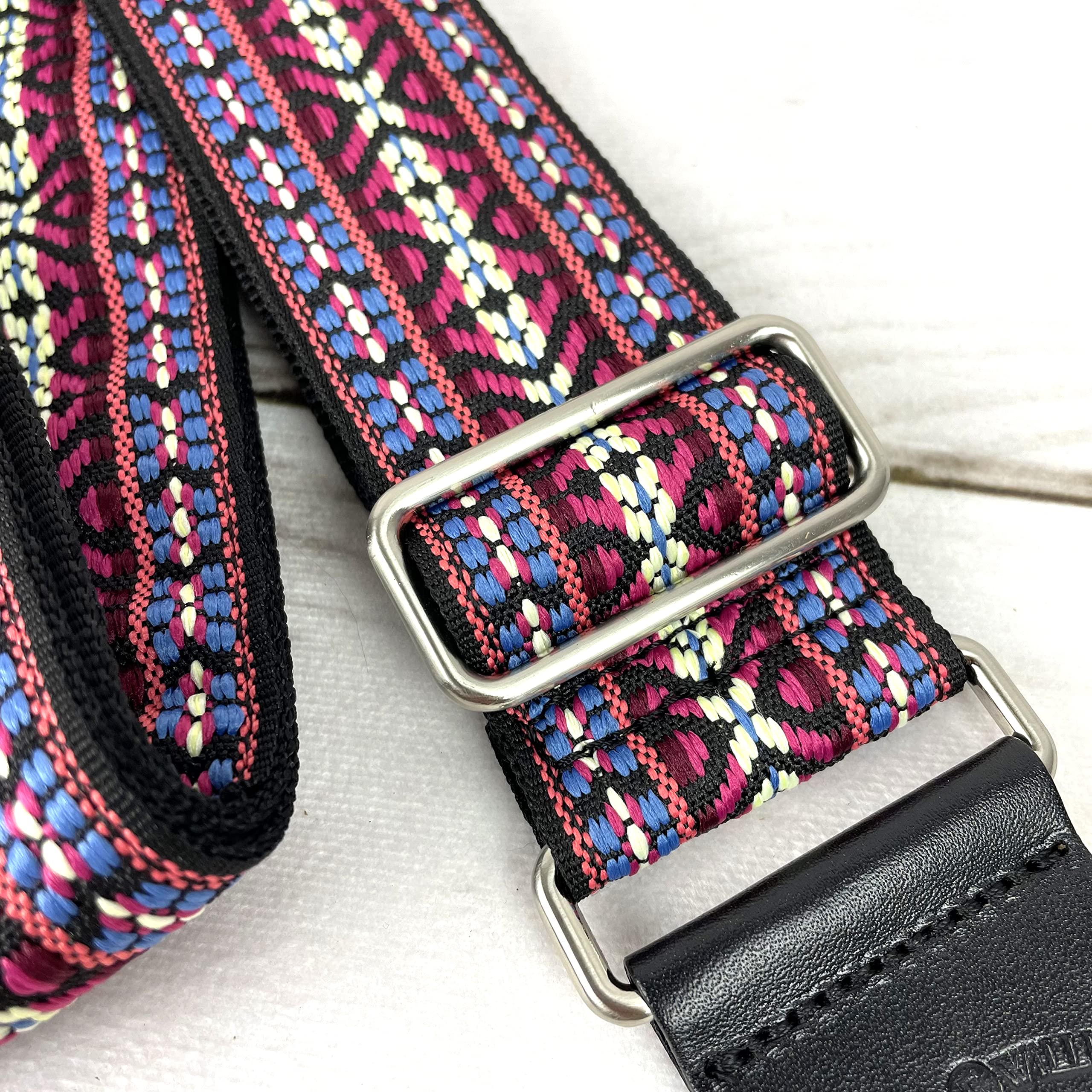 Walker And Williams H-19-M Vintage Series Guitar Strap Red, Blue & Cream Yucatan Style Weave With Thick Leather Ends For Acoustic, Electric, And Bass Guitars - Image 4