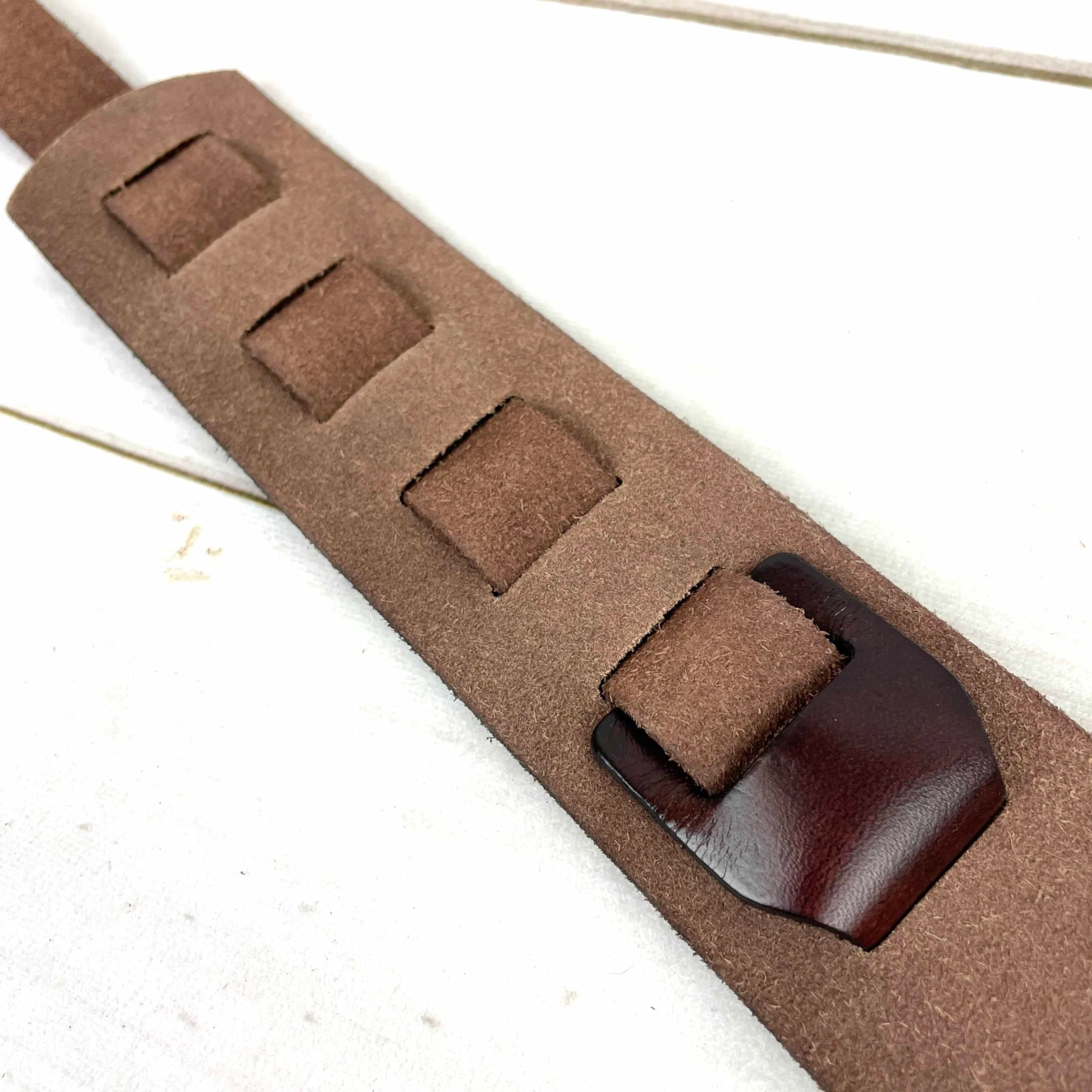 Walker & Williams S-05 Dark Walnut Brown Full Grain Extra Thick Soft Italian Leather Rugged Finish Guitar Strap - Image 4