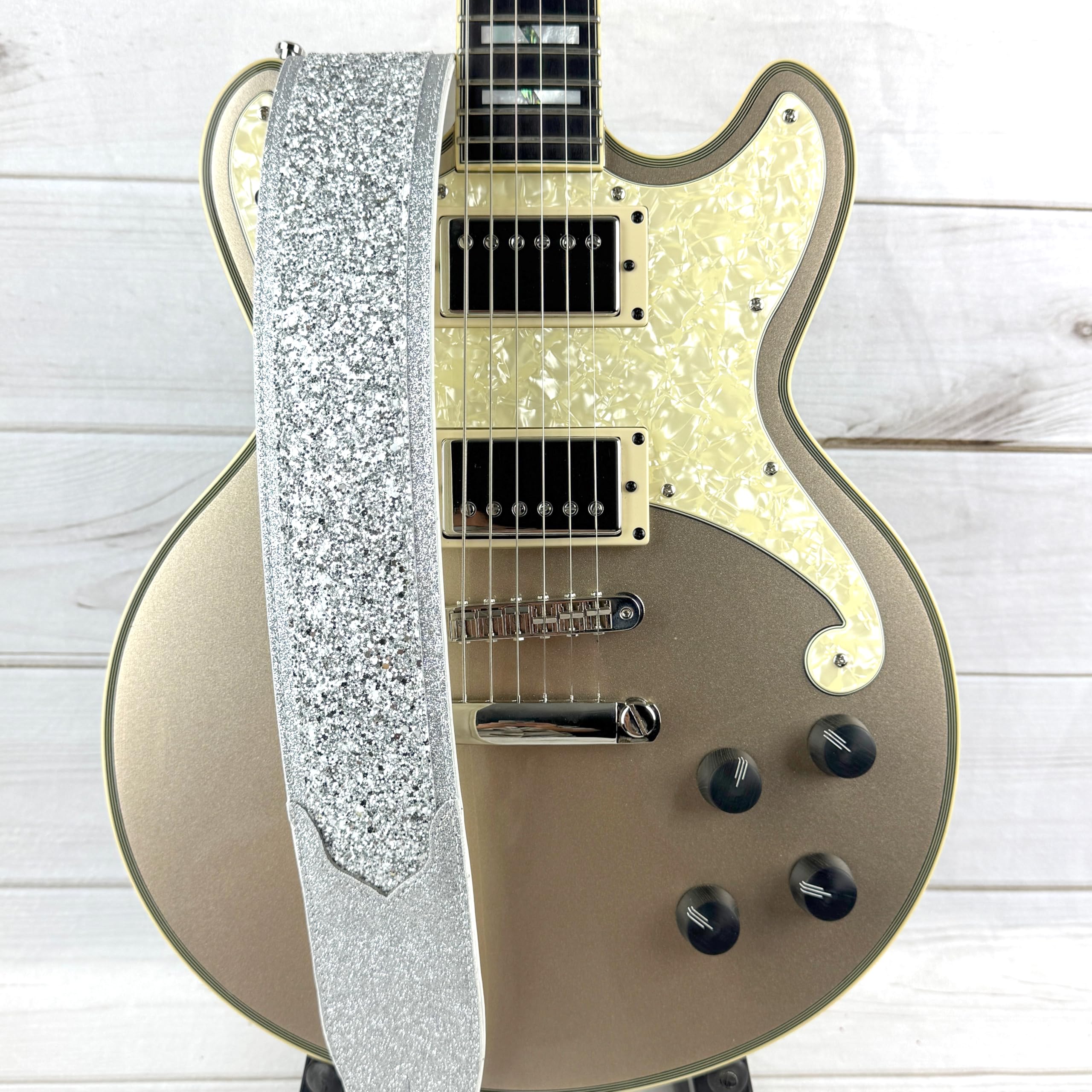 Walker & Williams WW-GL-108 Aria Glow Silver Super Sparkle Glitter Bomb Padded Guitar Strap White Glove Leather Back For Acoustic, Electric, And Bass Guitars - Image 3