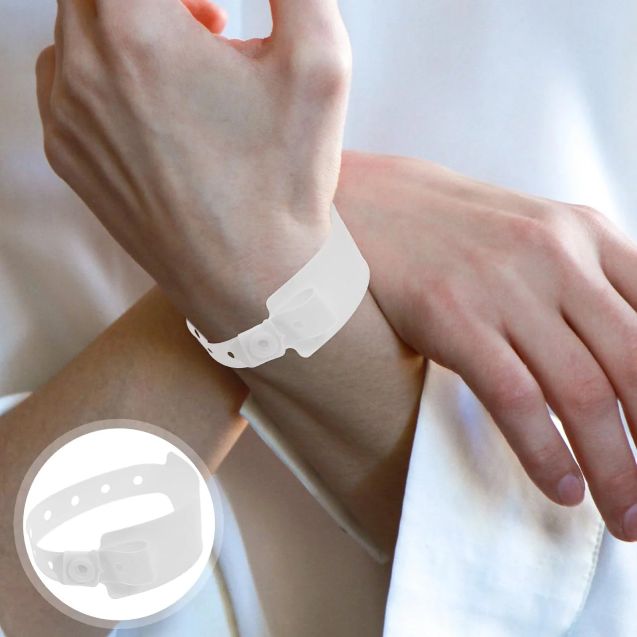 WRITWAA Pack of 100 Medical Disposable Wristbands, Empty Bracelets, ID Bracelets, ID Safety Bracelets, Hospital Accessories, White PVC - Image 9