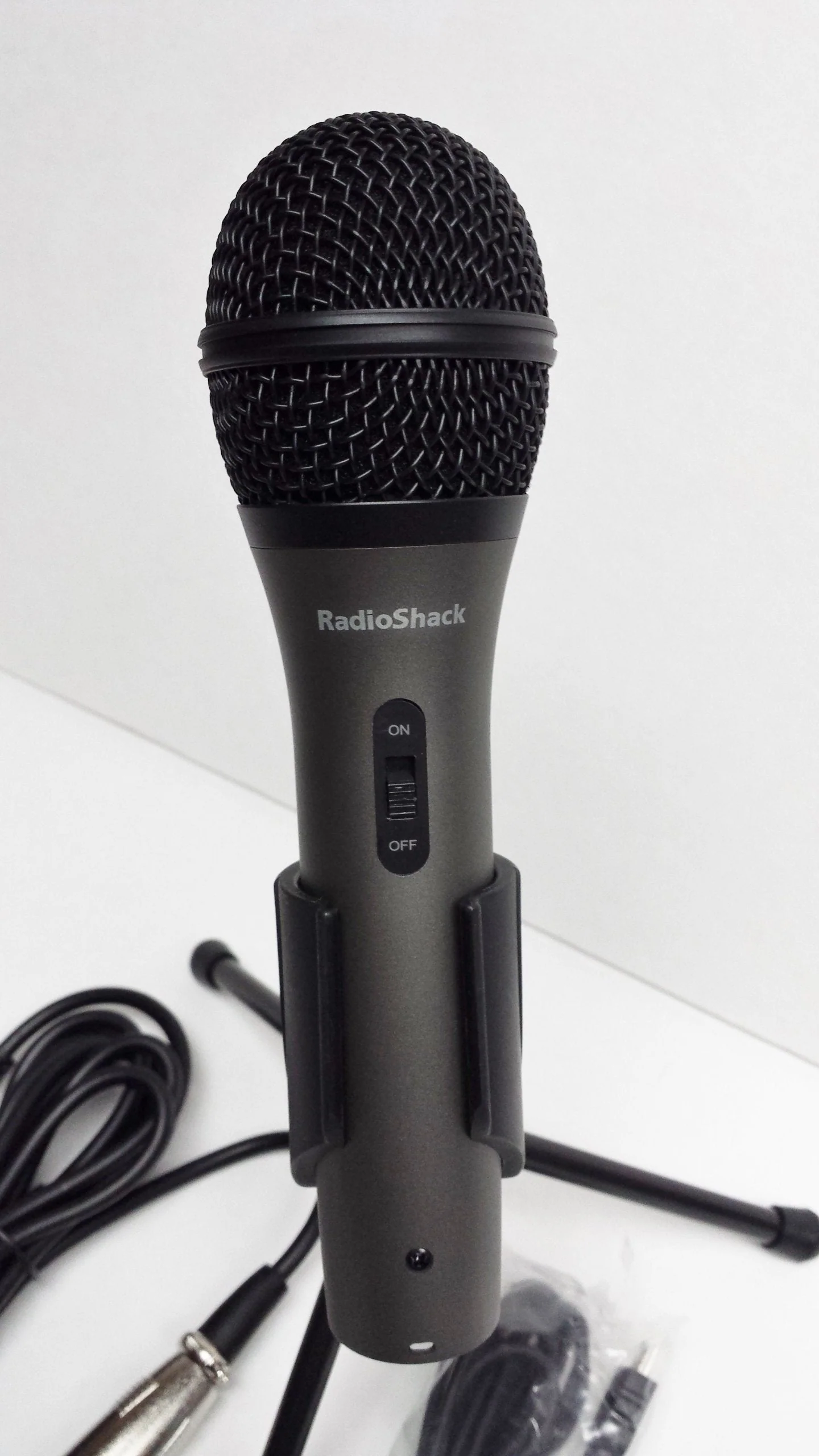 XLR/USB Handheld Dynamic Cardioid Microphone 33-660 - Image 2