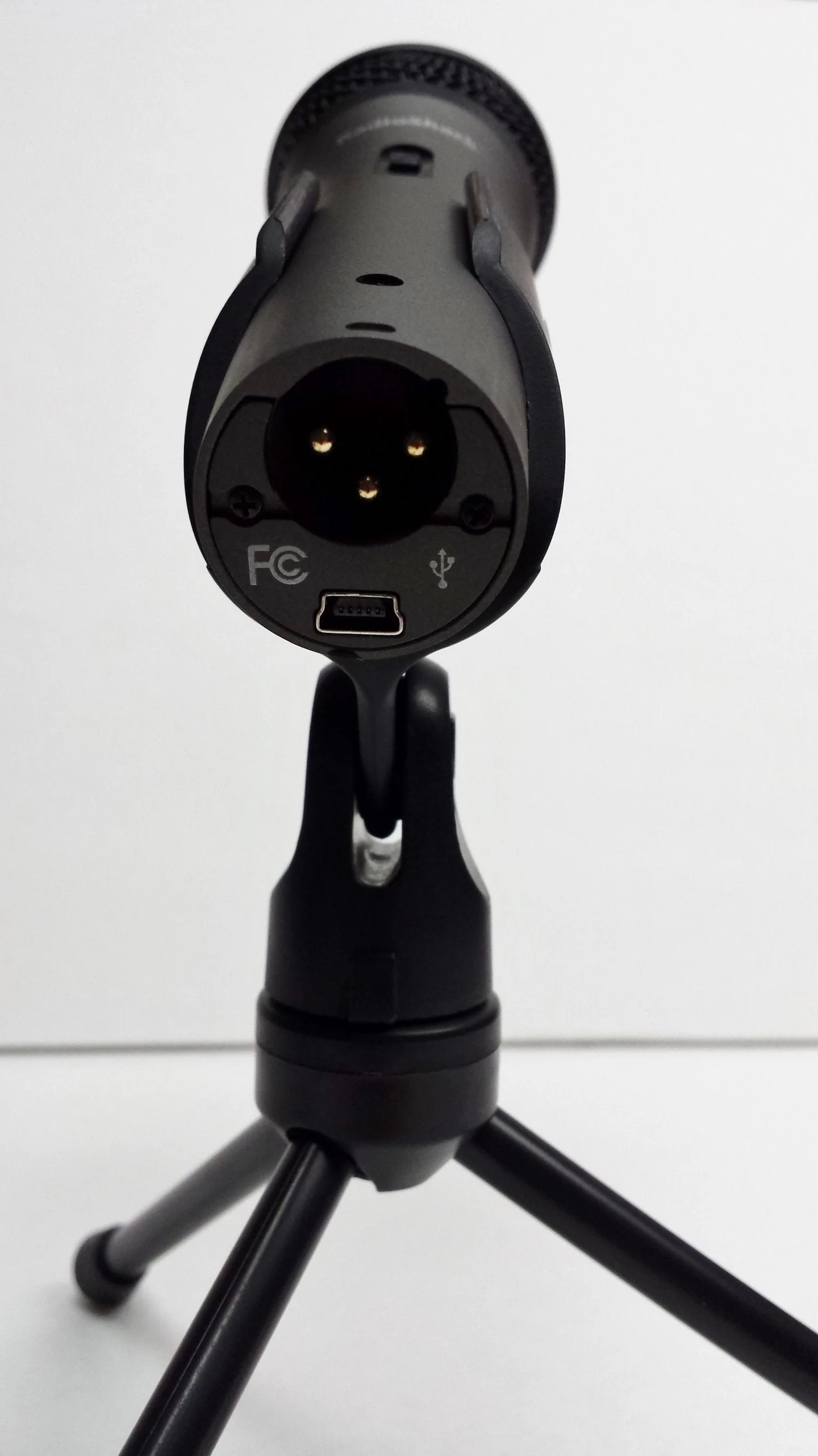 XLR/USB Handheld Dynamic Cardioid Microphone 33-660 - Image 4